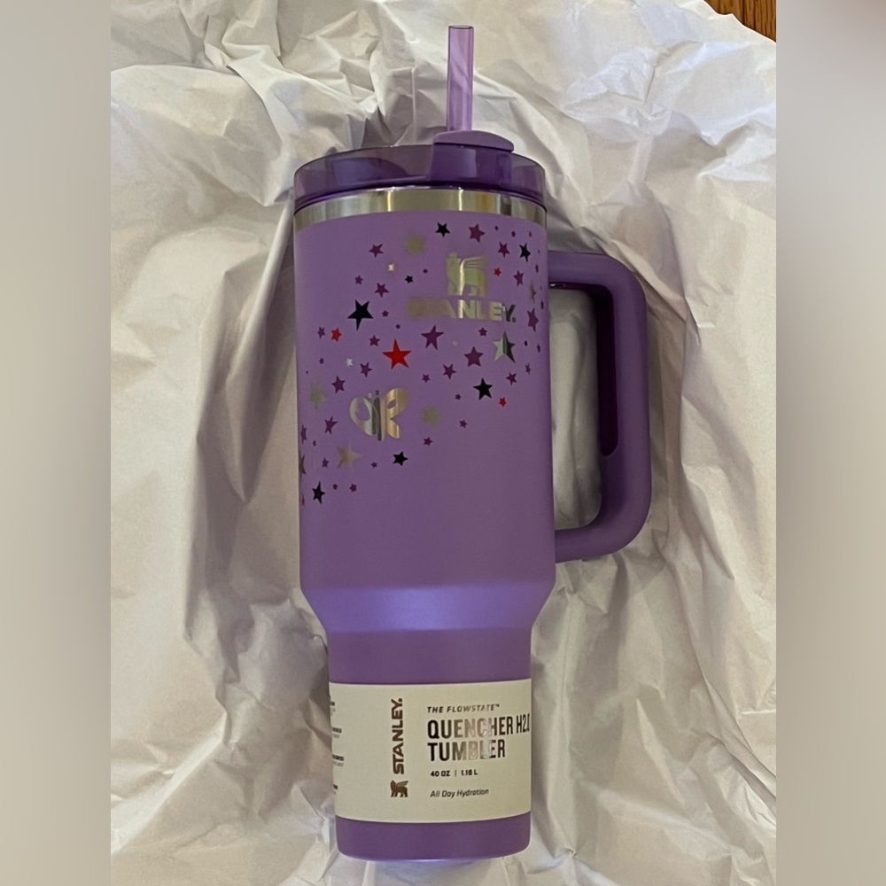 StanleyxOlivia Rodrigo 40oz Flowstate Quencher